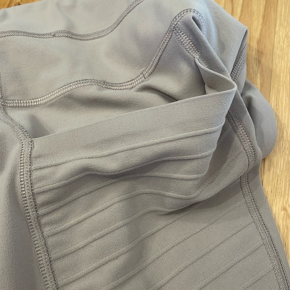 Athleta leggings light purple - size M. - Picture 4 of 6